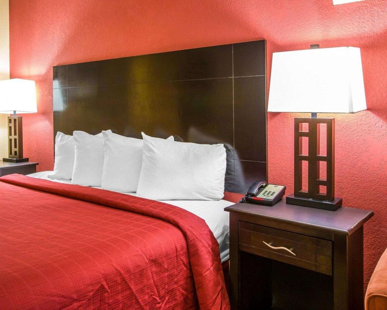 Knights Inn & Suites Гриффин Экстерьер фото